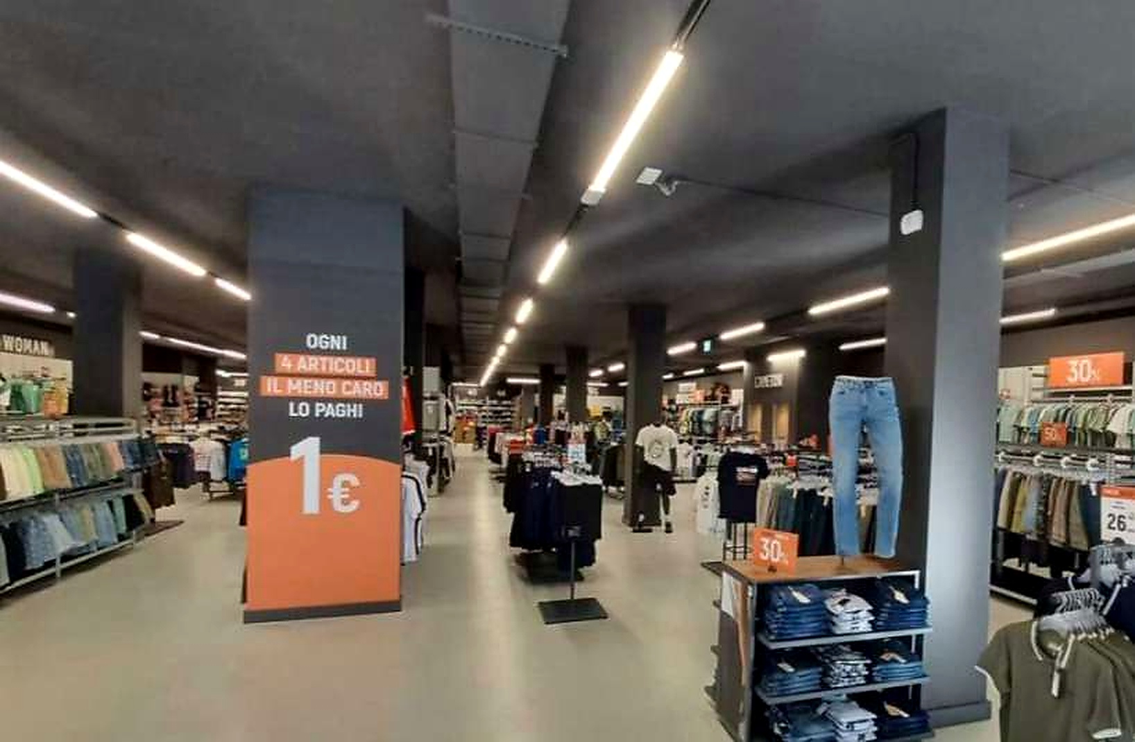 Cisalfa shoe display